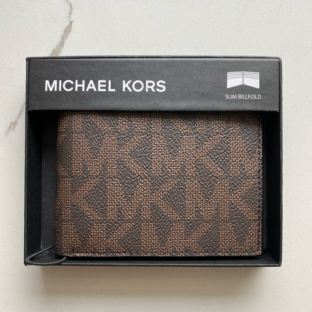 NWT $98 MICHAEL KORS - Jet Set Billfold Wallet - Brown - Boxed - MK Logo